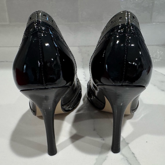 NEW IN BOX Guess by Marciano Chevonne Black and Gray Patent Heels - Picture 5 of 7